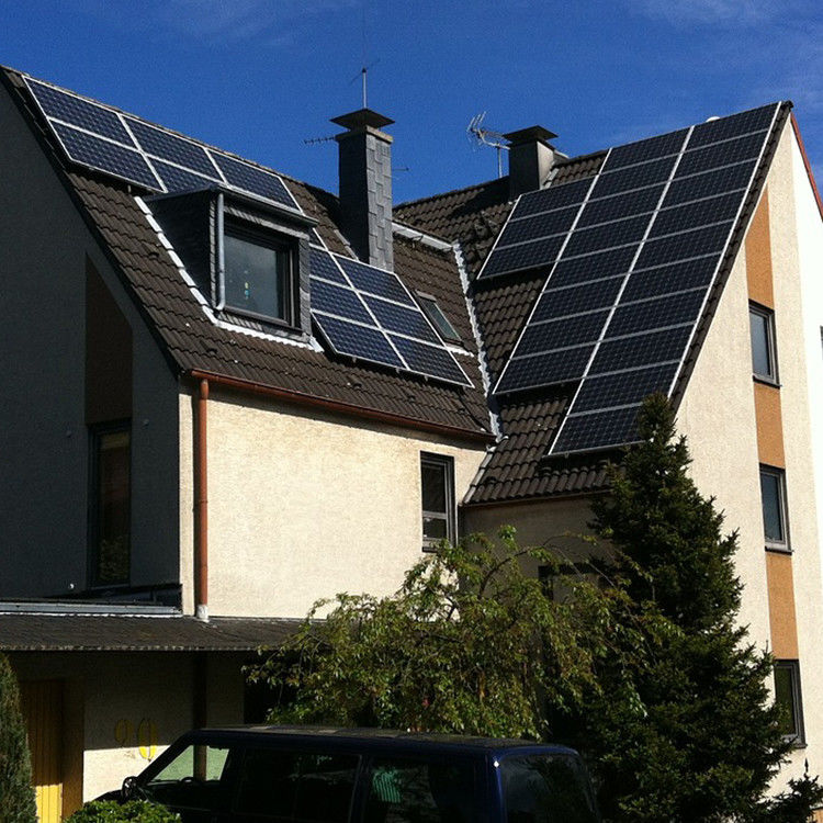 Painel fotovoltaico monocromático preto de 100W 170W com material de superfície PET/ETFE/VÍRIO